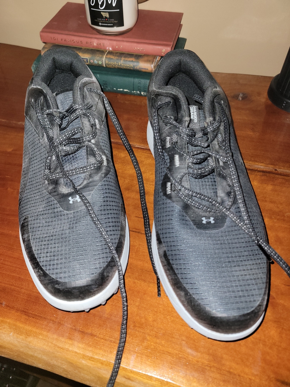 Under Armour Menโs Black and White Athletic Golf Shoes